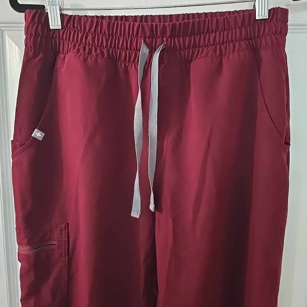 Figs Zamora Jogger Pants Womens Medium Burgundy Maroon Stretch Scrub Workwear - Picture 2 of 6